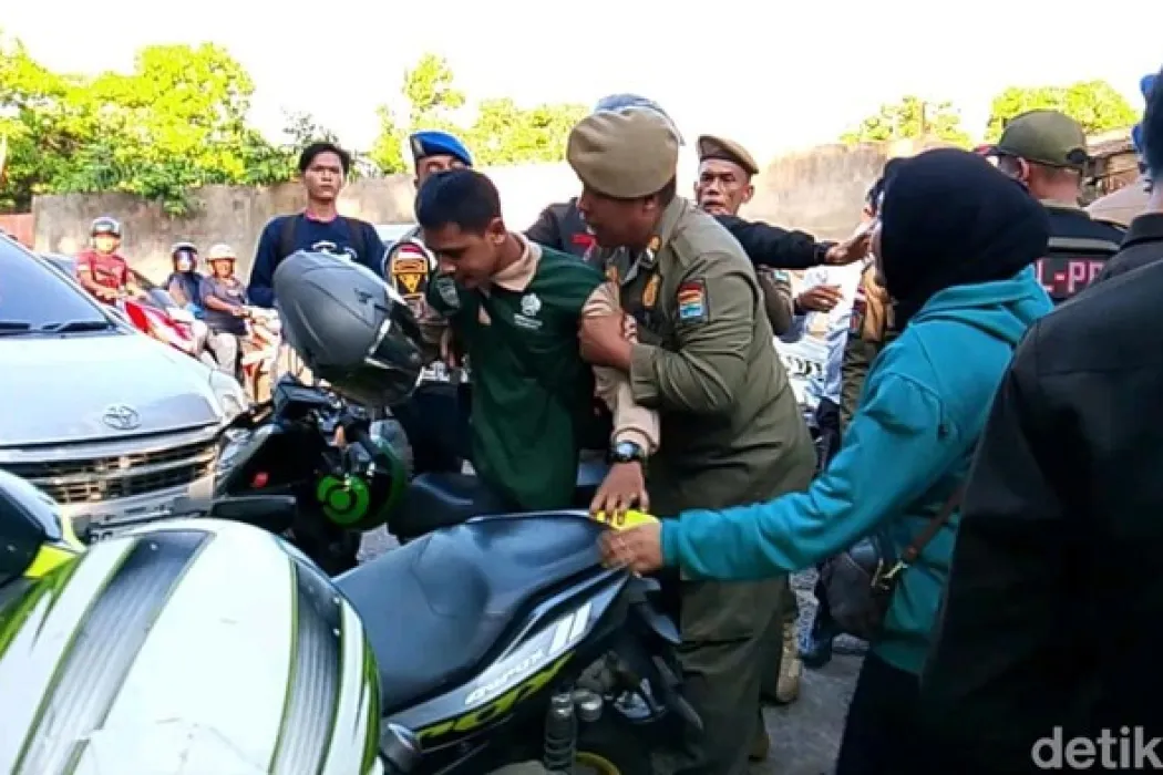 Terlambat Apel, Anggota Pol PP dan DLH Palembang Nyaris Baku Hantam