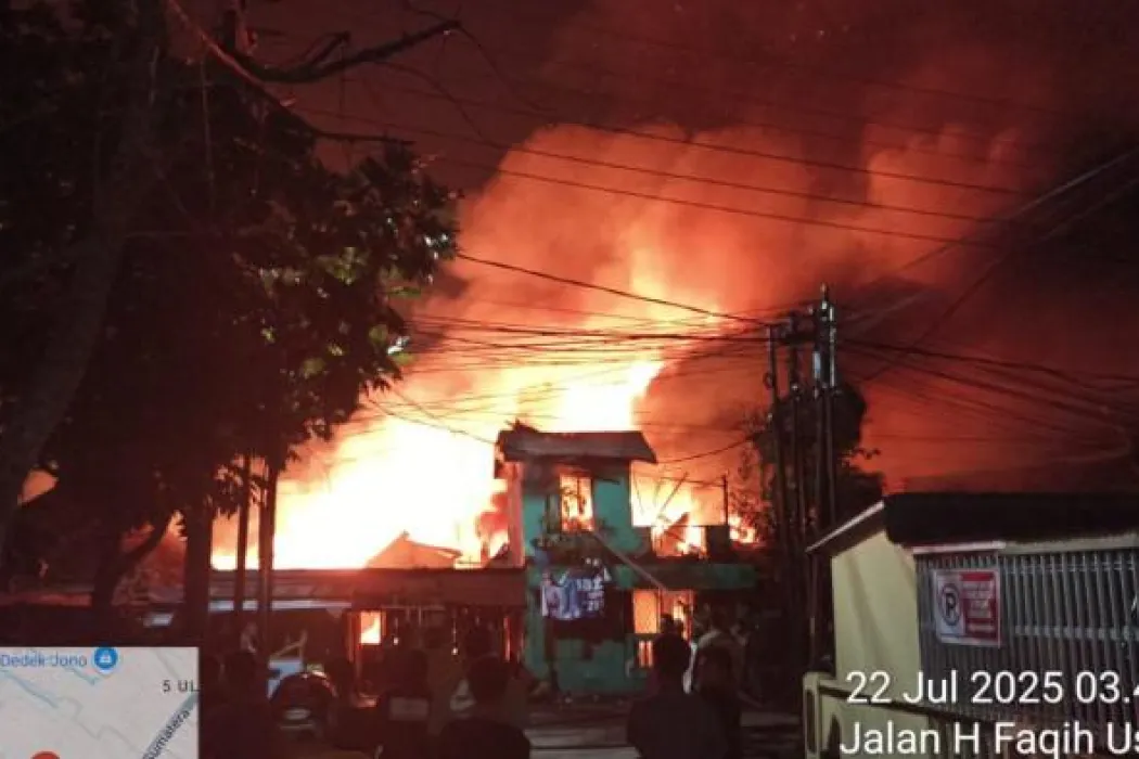 Kebakaran Hebat di Kertapati Palembang, 8 Rumah Warga Ludes Dilalap Api